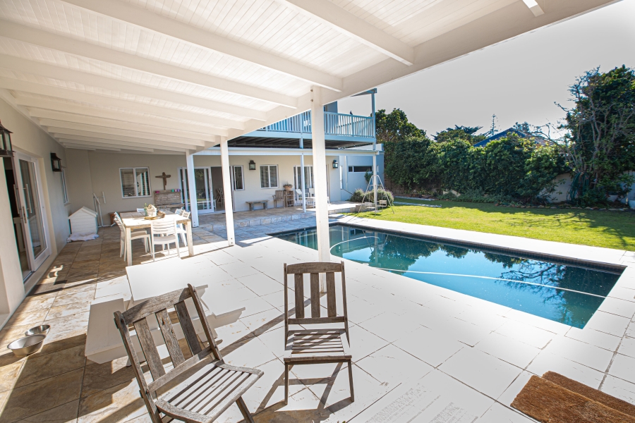 5 Bedroom Property for Sale in Kommetjie Western Cape